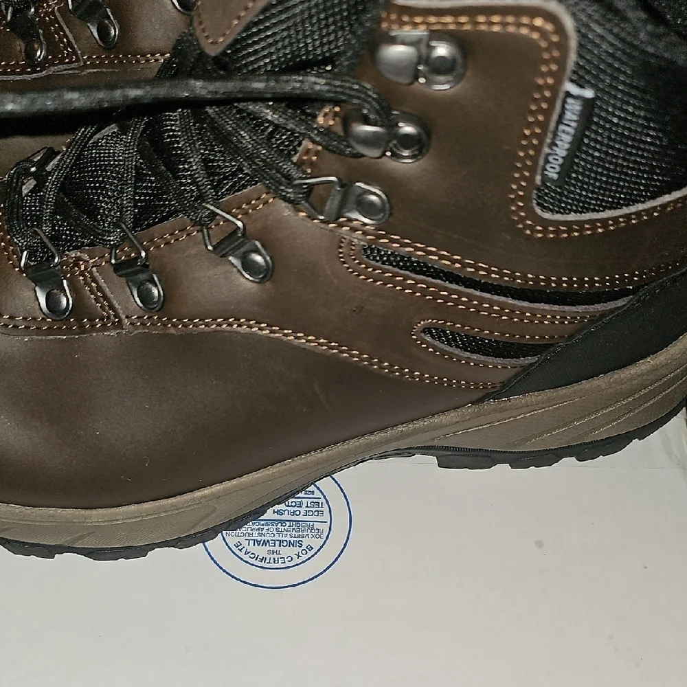 Eddie Bauer sturdy leather
